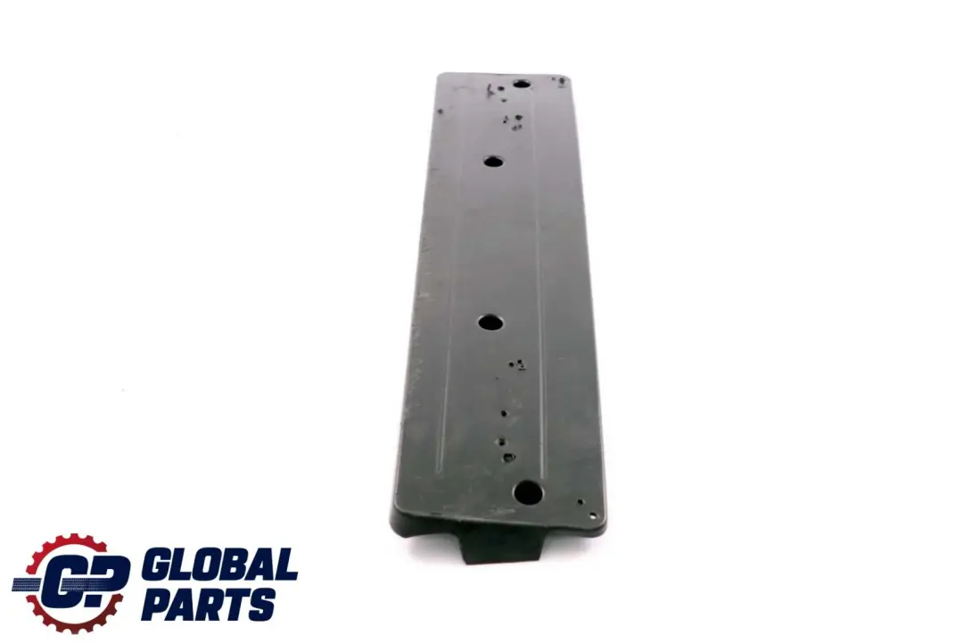 Podkładka Tablicy Rejestracyjnej Przód do BMW E53 X5 o numerze 51118403075 BMW E53 X5 Podkładka Tablicy Rejestracyjnej Przód - SKU 8403075 - Numer Części 51118403075