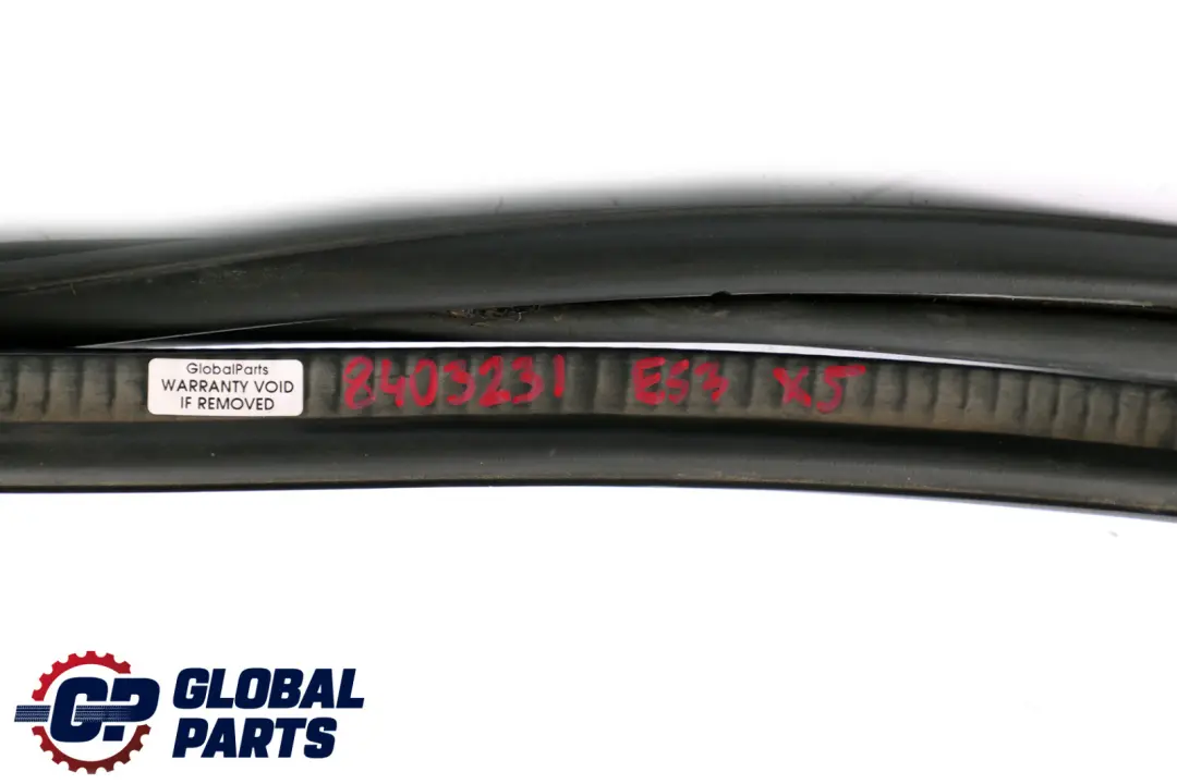 Trunk Boot Seal Edge Gasket Proteccion Trasera para BMW E53 con número de pieza 8403231 BMW E53 Trunk Boot Seal Edge Gasket Proteccion Trasera - SKU 8403231 - Número de pieza 8403231
