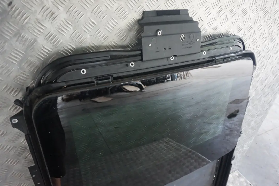 BMW X5 Series E53 Sun Roof Sliding Roof Frame Complete Sunroof Glass Beige - SKU 8408062-1 - Part number 8408062