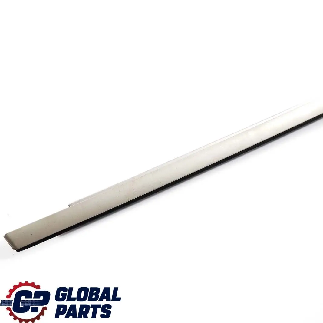 Porta Posteriore Destra O/S Finestra Telaio Copertura Trim Titan per BMW X5 E53 con numero di parte 8408310 BMW X5 E53 Porta Posteriore Destra O/S Finestra Telaio Copertura Trim Titan - SKU 8408310-1 - Numero di parte 8408310