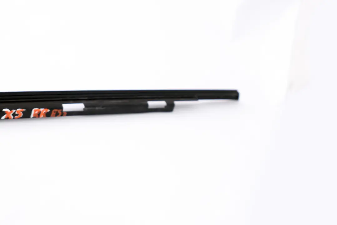 Right Door O/S Window Frame Cover Trim Schwarz to BMW X5 Series E53 Rear with Part number 8408310 BMW X5 Series E53 Rear Right Door O/S Window Frame Cover Trim Schwarz - SKU 8408310 - Part number 8408310