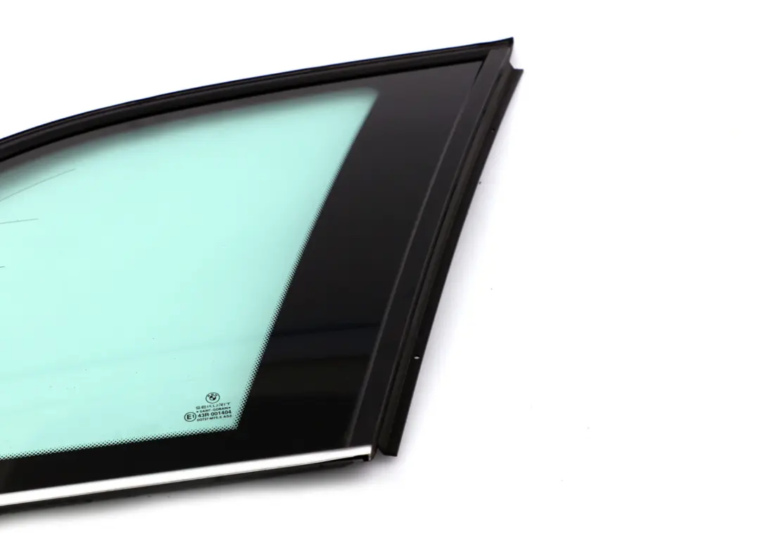 Green Side Window With Gasket Chrome Right O/S Rear Glass to BMW X5 Series E53 with Part number 8408444 BMW X5 Series E53 Green Side Window With Gasket Chrome Right O/S Rear Glass - SKU 8408444 - Part number 8408444