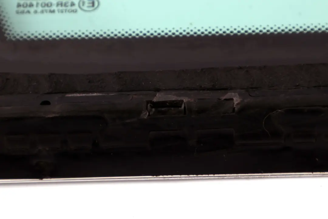 Green Side Window With Gasket Chrome Right O/S Rear Glass to BMW X5 Series E53 with Part number 8408444 BMW X5 Series E53 Green Side Window With Gasket Chrome Right O/S Rear Glass - SKU 8408444 - Part number 8408444