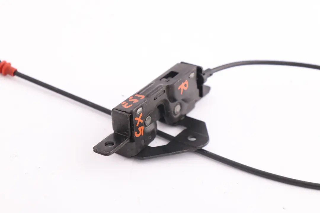 Boot Lower Lid Tailgate Lock Latch Right O/S to BMW X5 Series E53 Rear with Part number 8408964 BMW X5 Series E53 Rear Boot Lower Lid Tailgate Lock Latch Right O/S - SKU 8408964 - Part number 8408964