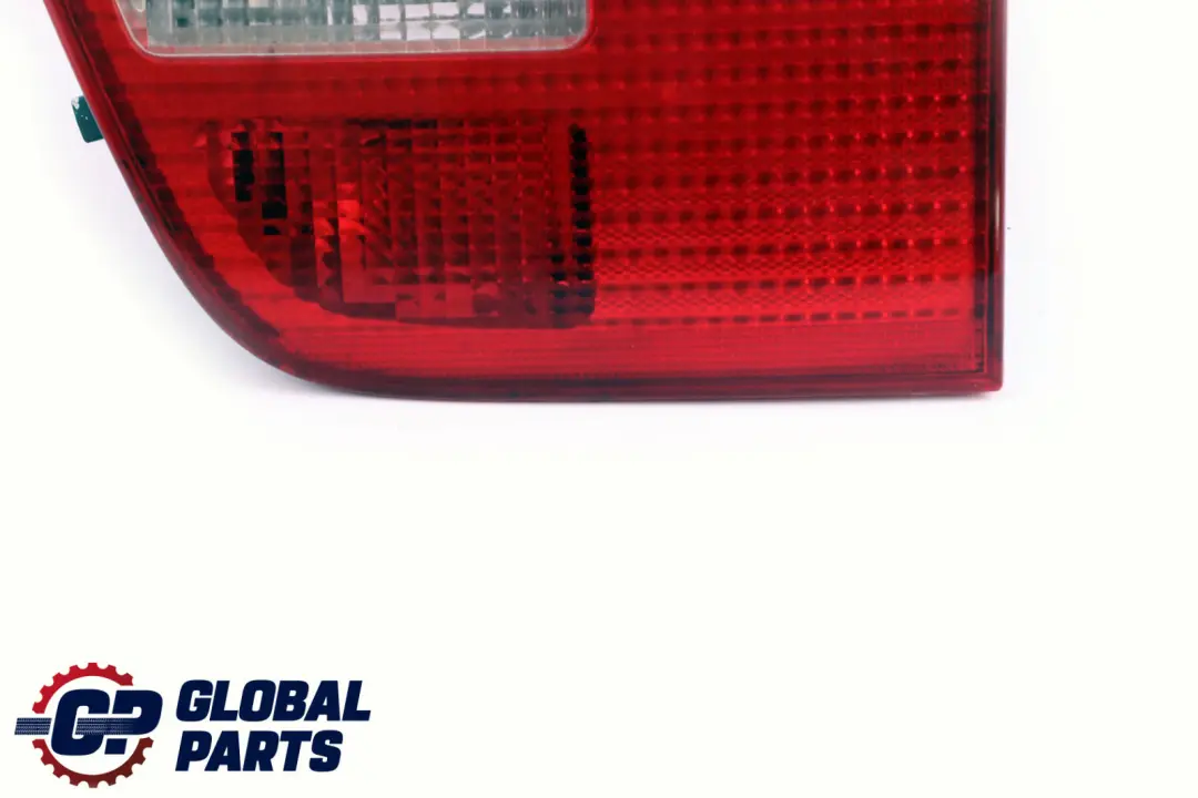 Luz Trasera En La Tapa Del Maletero Derecha para BMW E53 con número de pieza 8409012 BMW E53 Luz Trasera En La Tapa Del Maletero Derecha - SKU 8409012 - Número de pieza 8409012