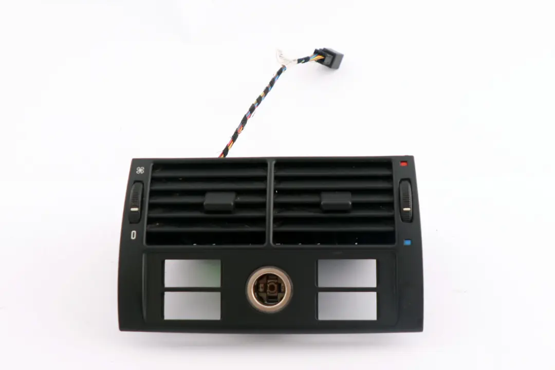 Griglia aria condizionata posteriore per BMW X5 E53 con numero di parte 8409081 BMW X5 E53 Griglia aria condizionata posteriore - SKU 8409081-1 - Numero di parte 8409081