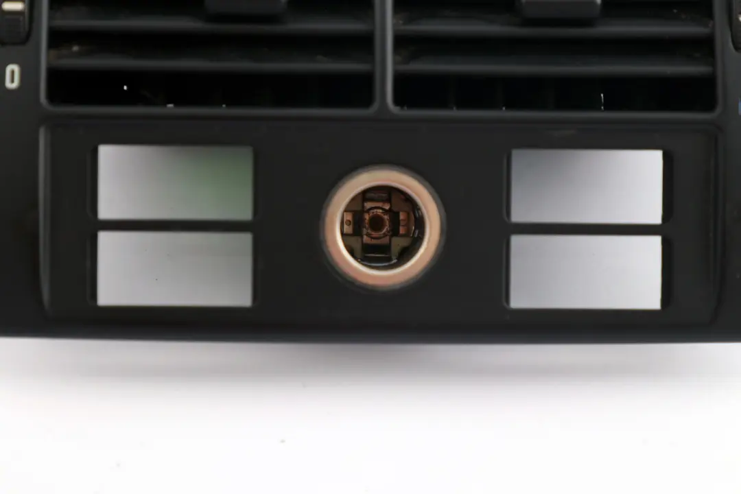 Griglia aria condizionata posteriore per BMW X5 E53 con numero di parte 8409081 BMW X5 E53 Griglia aria condizionata posteriore - SKU 8409081-1 - Numero di parte 8409081