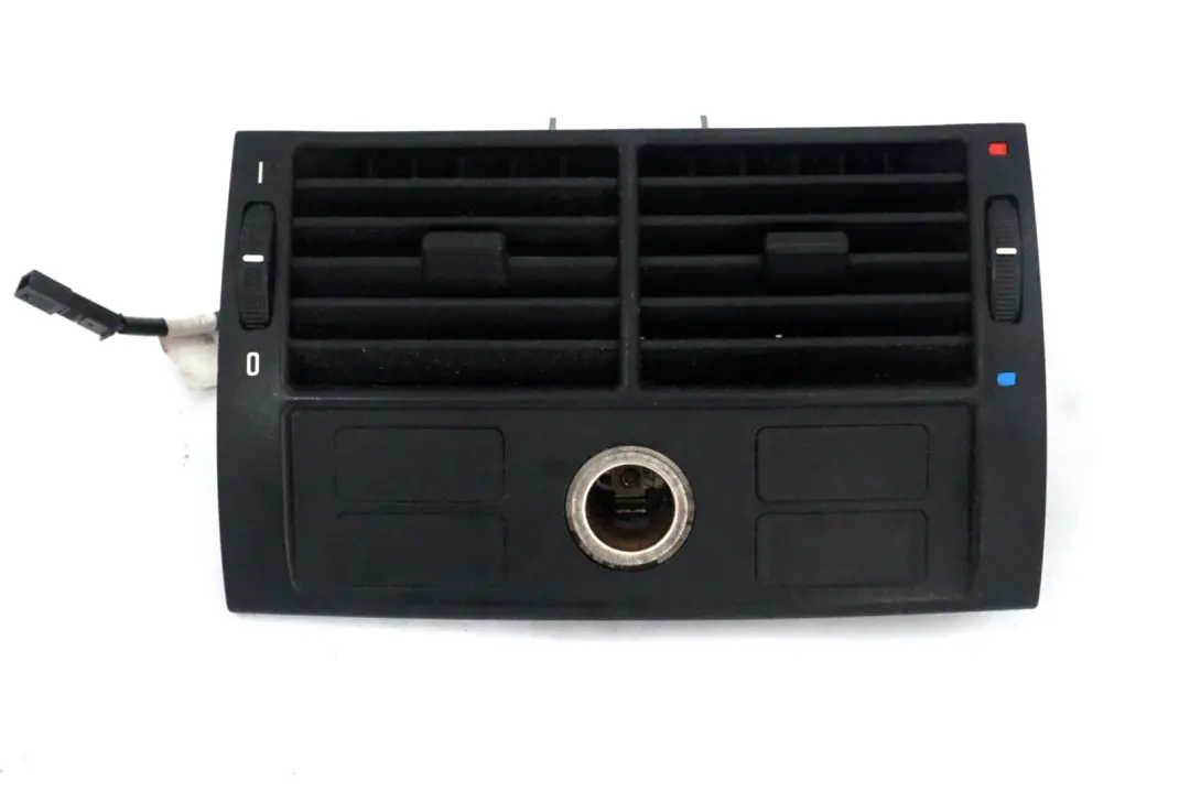 Climatisation Frais Gril Espace Arriere 6422 pour BMW X5 E53 à propos du numéro de pièce 8409081 BMW X5 E53 Climatisation Frais Gril Espace Arriere 6422 - SKU 8409081 - Numéro de pièce 8409081