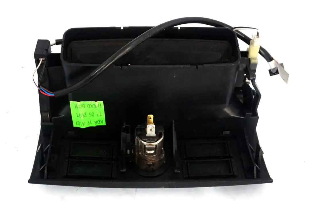 Climatisation Frais Gril Espace Arriere 6422 pour BMW X5 E53 à propos du numéro de pièce 8409081 BMW X5 E53 Climatisation Frais Gril Espace Arriere 6422 - SKU 8409081 - Numéro de pièce 8409081