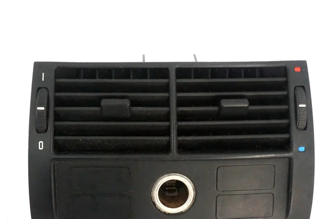 Climatisation Frais Gril Espace Arriere 6422 pour BMW X5 E53 à propos du numéro de pièce 8409081 BMW X5 E53 Climatisation Frais Gril Espace Arriere 6422 - SKU 8409081 - Numéro de pièce 8409081