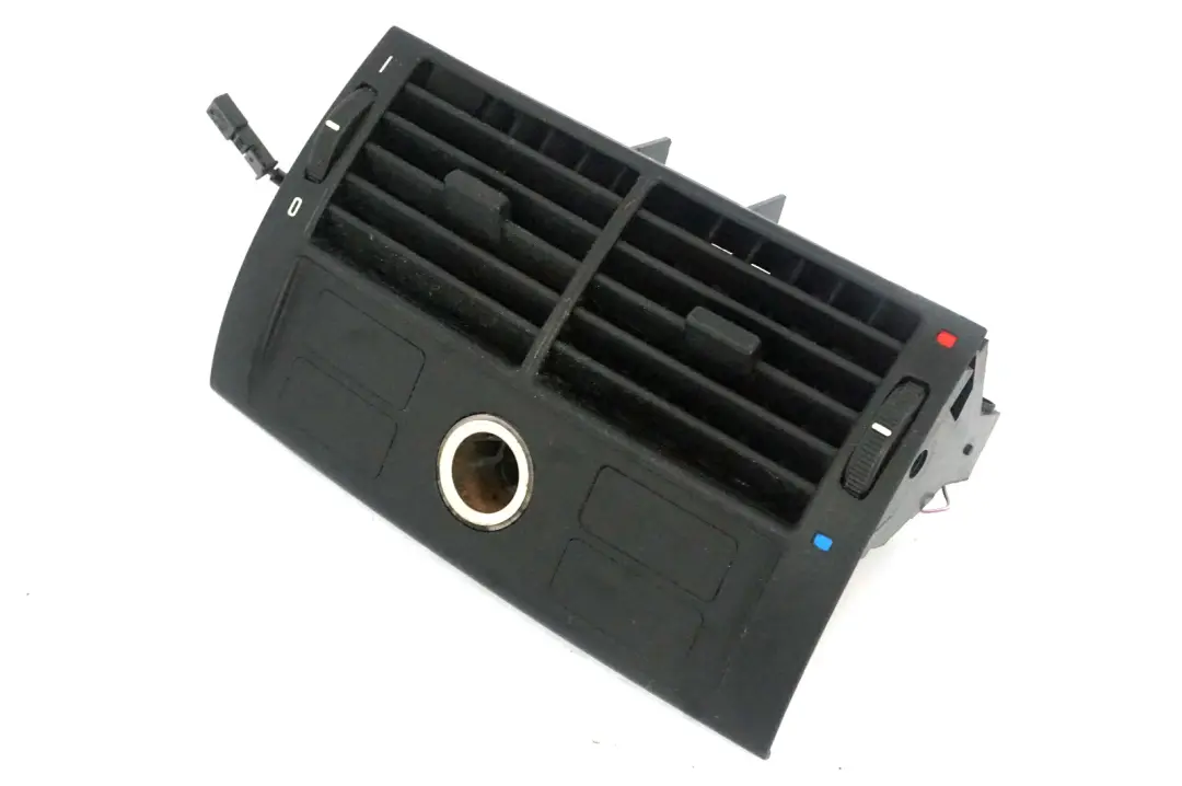 Klimaanlage Frischluftgrill Fondraum 6422 für BMW X5 er E53 mit Teilenummer 8409081 BMW X5 er E53 Klimaanlage Frischluftgrill Fondraum 6422 - SKU 8409081 - Teilenummer 8409081