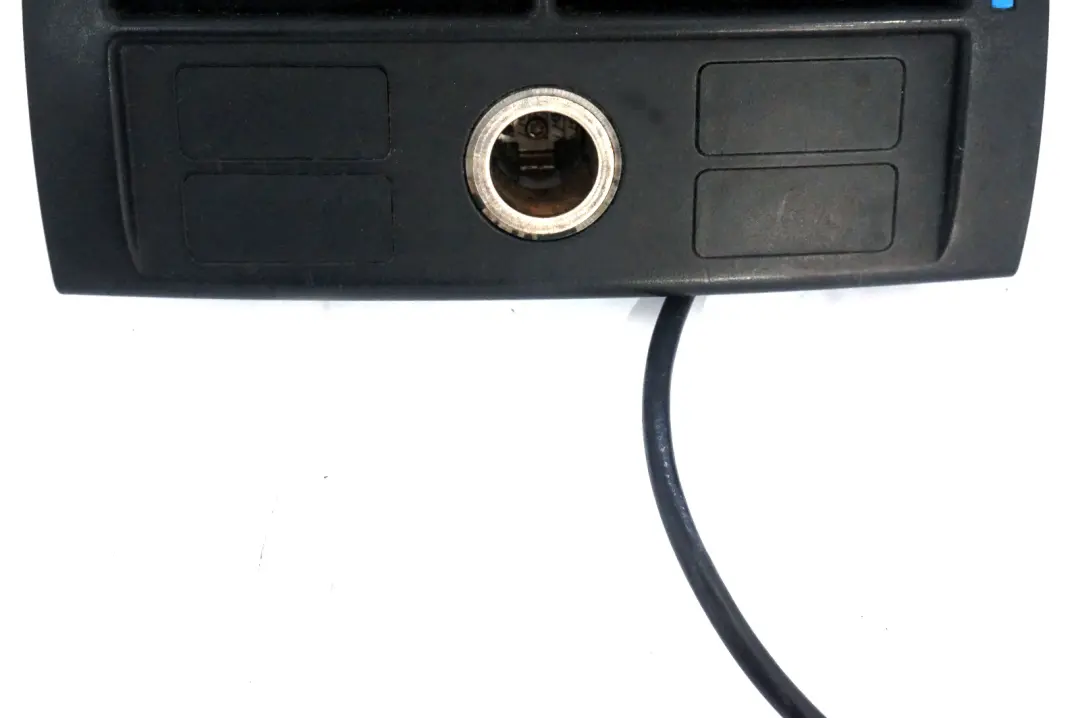 Klimaanlage Frischluftgrill Fondraum 6422 für BMW X5 er E53 mit Teilenummer 8409081 BMW X5 er E53 Klimaanlage Frischluftgrill Fondraum 6422 - SKU 8409081 - Teilenummer 8409081