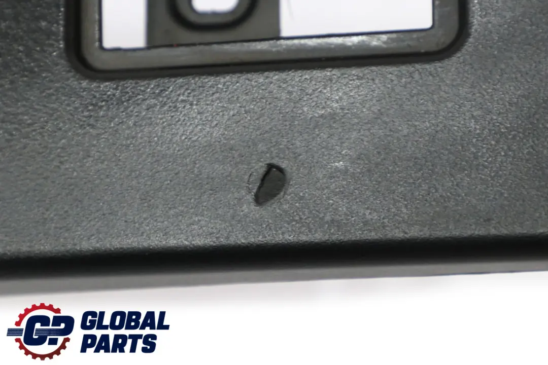 BMW X5 E53 Revetement de Hayon Centre Arriere Noir 8402194 - SKU 8410386 - Numéro de pièce 8410386
