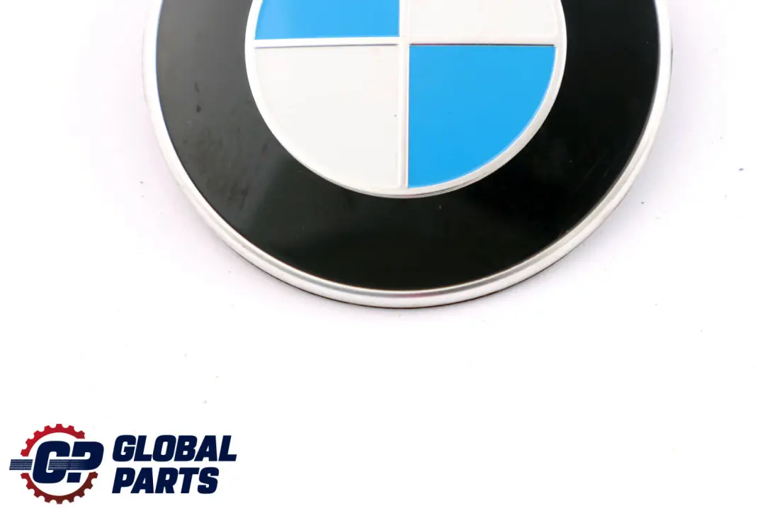 Emblema Distintivo Logo Targa 74MM 5114 per BMW F40 con numero di parte 8492586 BMW F40 Emblema Distintivo Logo Targa 74MM 5114 - SKU 8492586 - Numero di parte 8492586
