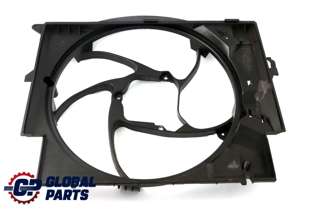 Carcasa Ventilador Radiador para BMW E81 E87 E90 LCI con número de pieza 8506668 BMW E81 E87 E90 LCI Carcasa Ventilador Radiador - SKU 8506668-2 - Número de pieza 8506668