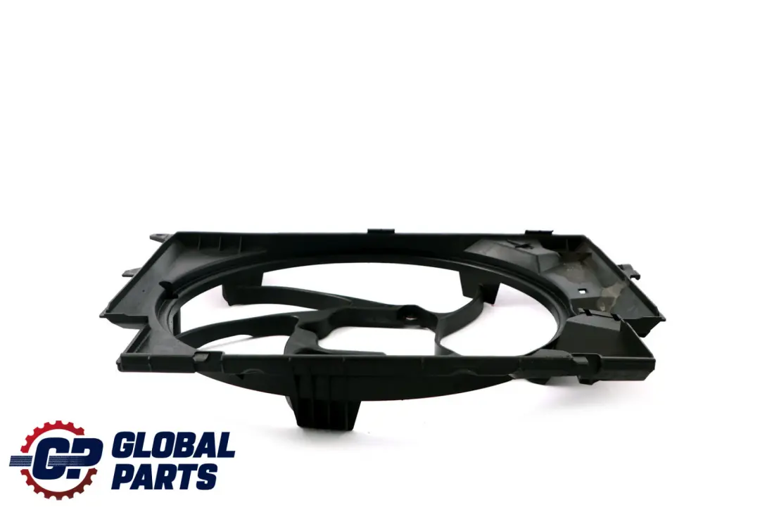 Carcasa Ventilador Radiador para BMW E81 E87 E90 LCI con número de pieza 8506668 BMW E81 E87 E90 LCI Carcasa Ventilador Radiador - SKU 8506668-2 - Número de pieza 8506668