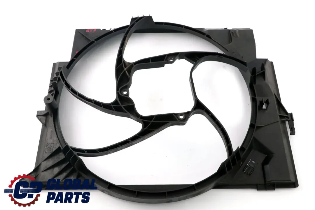 Carcasa Ventilador Radiador para BMW E81 E87 E90 LCI con número de pieza 8506668 BMW E81 E87 E90 LCI Carcasa Ventilador Radiador - SKU 8506668-2 - Número de pieza 8506668