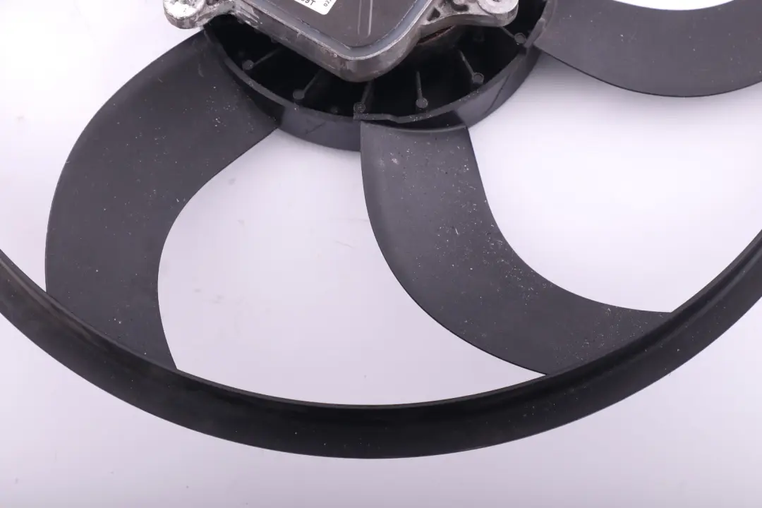 Chłodnica wentylator diesel 400W do BMW E81 E87 E90 o numerze 8506668 BMW E81 E87 E90 Chłodnica wentylator diesel 400W - SKU 8506668 - Numer Części 8506668