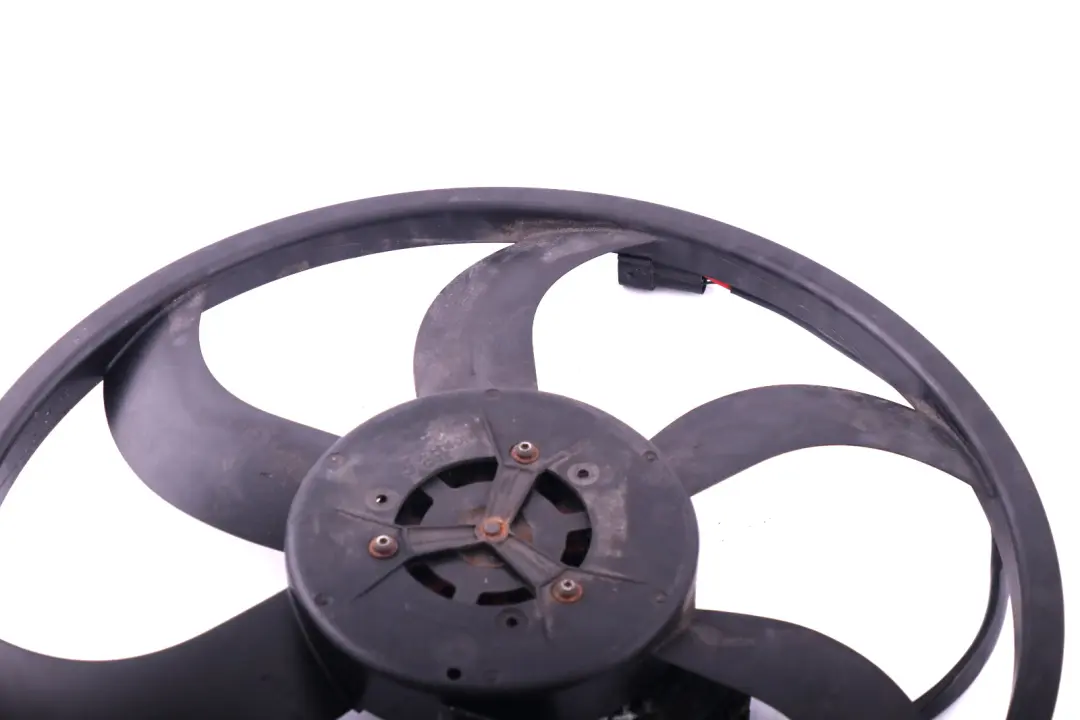 Radiator Cooling Pusher Fan 400W 7588974 to BMW E81 E87 E90 E91 Diesel with Part number 8506668 BMW E81 E87 E90 E91 Diesel Radiator Cooling Pusher Fan 400W 7588974 - SKU 8506668 - Part number 8506668