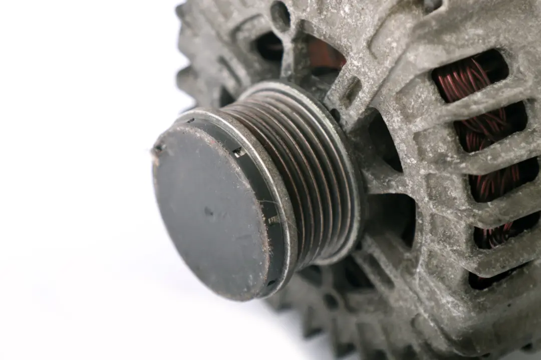 Alternatore Valeo BMW E90 E91 E92 E93 LCI Diesel Generatore 175A 150 14V per con numero di parte 8507623 Alternatore Valeo BMW E90 E91 E92 E93 LCI Diesel Generatore 175A 150 14V - SKU 8507623 - Numero di parte 8507623