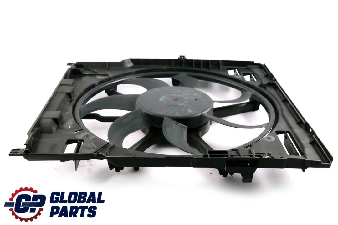 BMW X5 Series E70 3.0d 3.0sd M57N2 Engine Radiator Fan Housing 600W - SKU 8509746 - Numéro de pièce 8509746