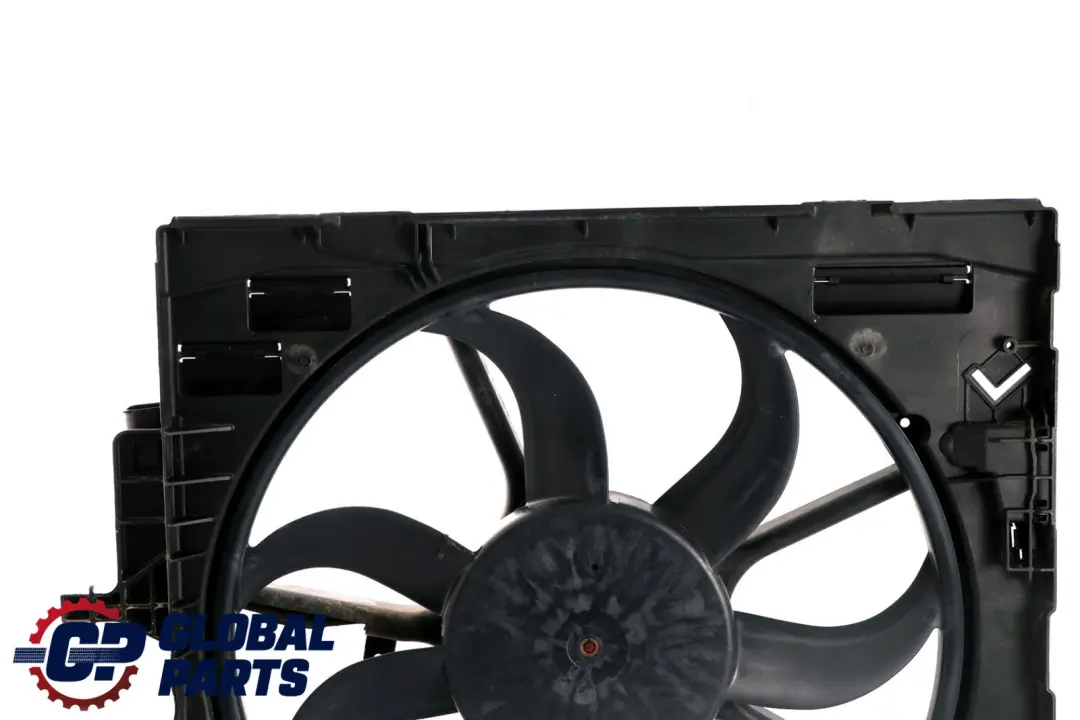 BMW X5 Series E70 3.0d 3.0sd M57N2 Engine Radiator Fan Housing 600W - SKU 8509746 - Numéro de pièce 8509746