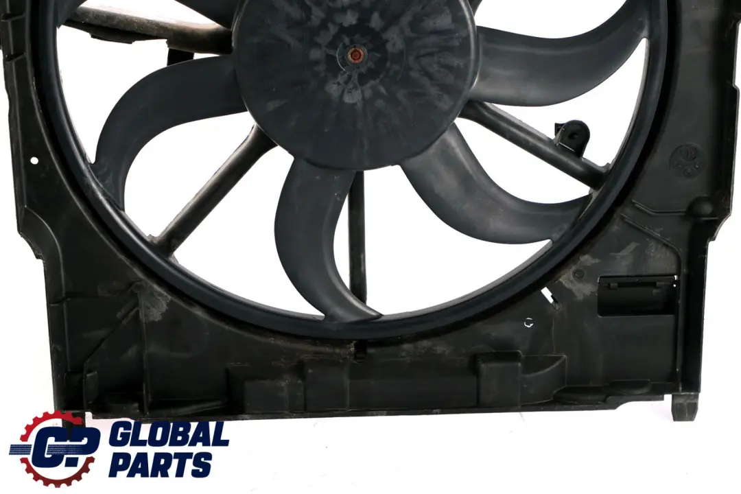 BMW X5 Series E70 3.0d 3.0sd M57N2 Engine Radiator Fan Housing 600W - SKU 8509746 - Numéro de pièce 8509746