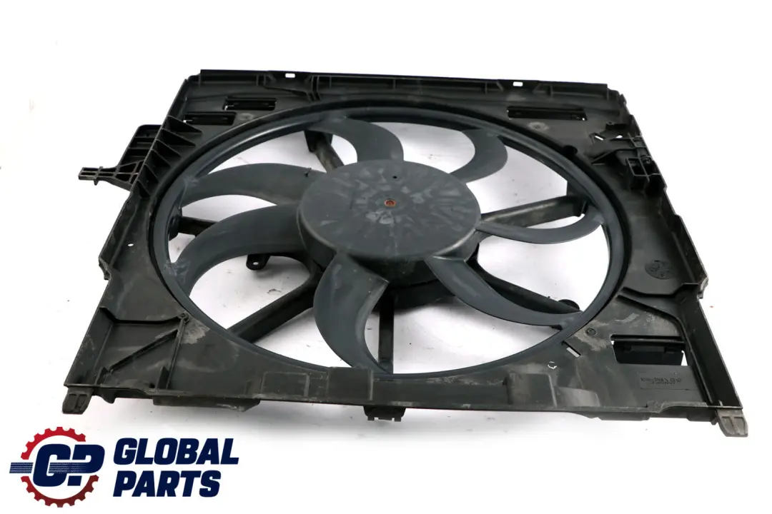 BMW X5 Series E70 3.0d 3.0sd M57N2 Engine Radiator Fan Housing 600W - SKU 8509746 - Numéro de pièce 8509746