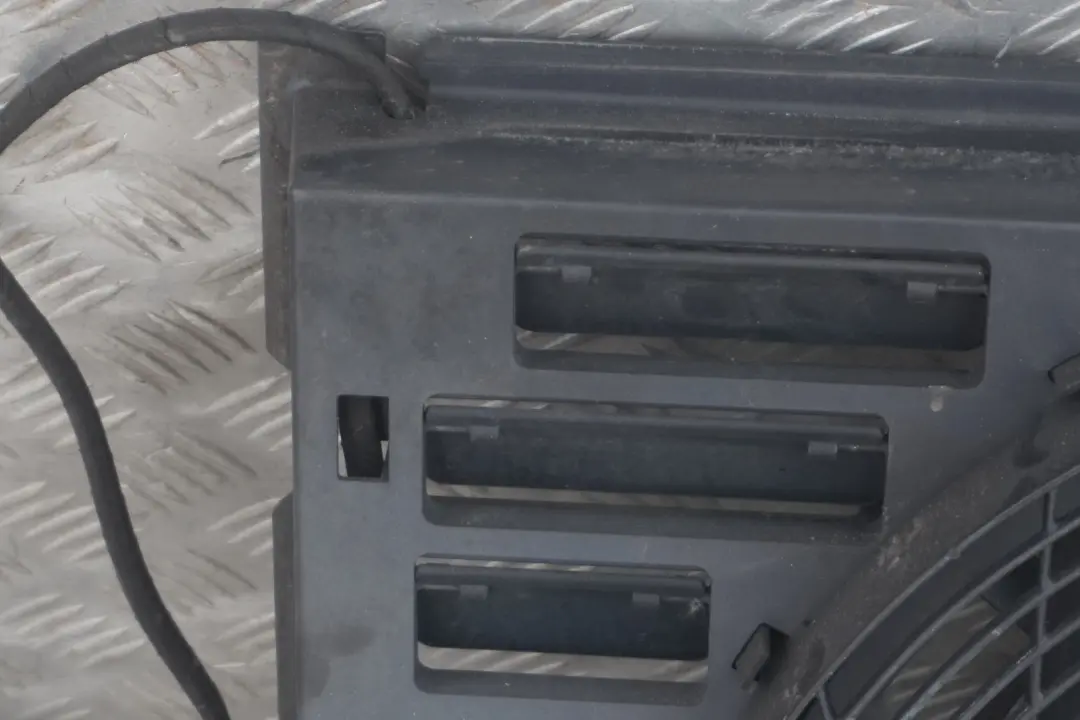 BMW E65 745d M67N Motor Refrigeración Radiador Ventilador Carenado 6946373 - SKU 8509925 - Número de pieza 7795138