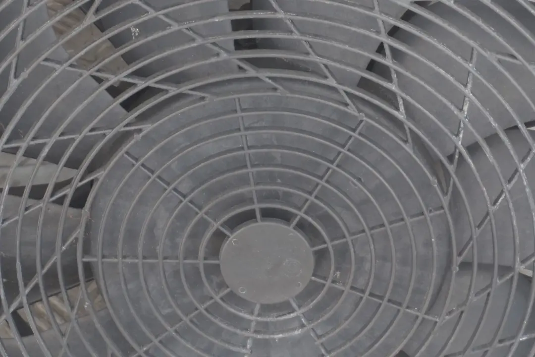 M67N Motorkühlung Kühlerlüfterverkleidung 6946373 für BMW 7 er E65 745d mit Teilenummer 7795138 BMW 7 er E65 745d M67N Motorkühlung Kühlerlüfterverkleidung 6946373 - SKU 8509925 - Teilenummer 7795138