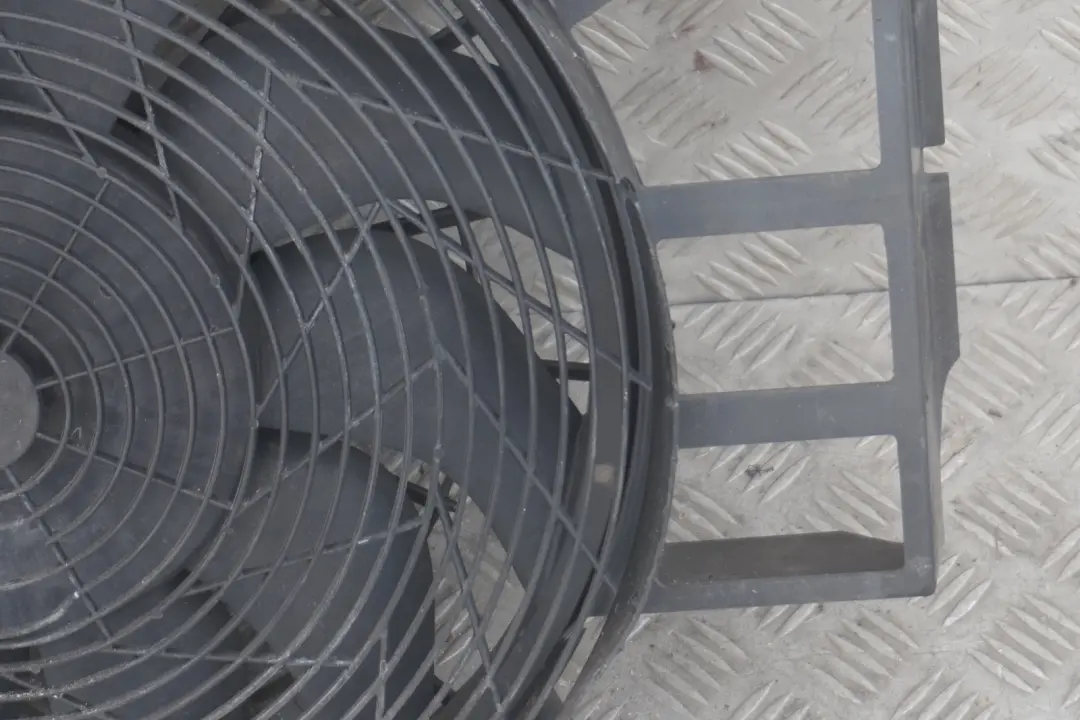 BMW E65 745d M67N Motor Refrigeración Radiador Ventilador Carenado 6946373 - SKU 8509925 - Número de pieza 7795138