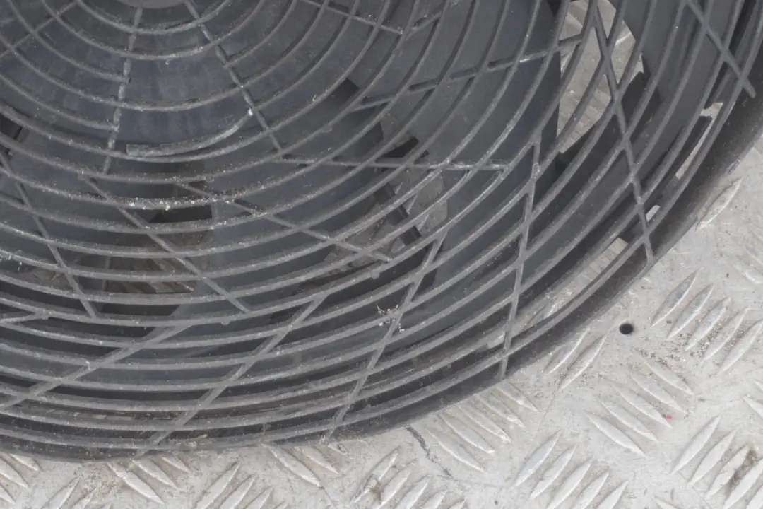BMW E65 745d M67N Motor Refrigeración Radiador Ventilador Carenado 6946373 - SKU 8509925 - Número de pieza 7795138