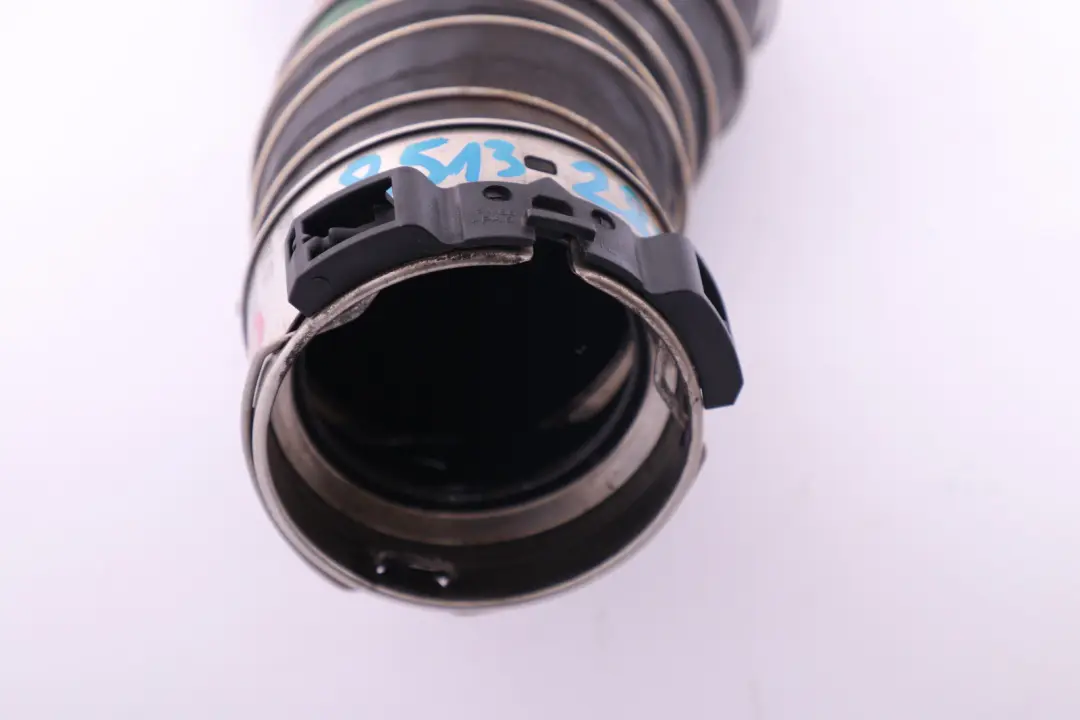N47N Przewód Rura Wąż Intercoolera do BMW E90 E91 E92 E93 LCI 320d o numerze 8513288 BMW E90 E91 E92 E93 LCI 320d N47N Przewód Rura Wąż Intercoolera - SKU 8513288 - Numer Części 8513288
