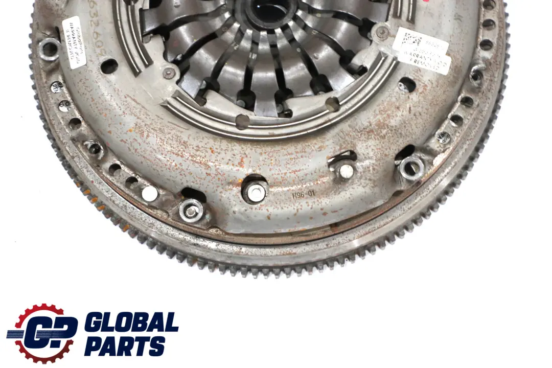 B38 Dual Twin Mass Flywheel Clutch Kit to BMW Mini One F55 F56 F57 Petrol with Part number 8600207 BMW Mini One F55 F56 F57 Petrol B38 Dual Twin Mass Flywheel Clutch Kit - SKU 8600207 - Part number 8600207