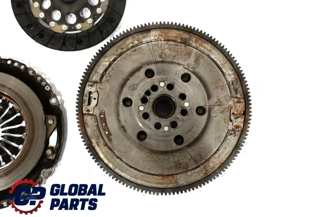 Essence B38 Deux Masse D'Inertie Kit Embrayage pour Mini Cooper F55 F56 F57 à propos du numéro de pièce 8600209 Mini Cooper F55 F56 F57 Essence B38 Deux Masse D'Inertie Kit Embrayage - SKU 8600209 - Numéro de pièce 8600209