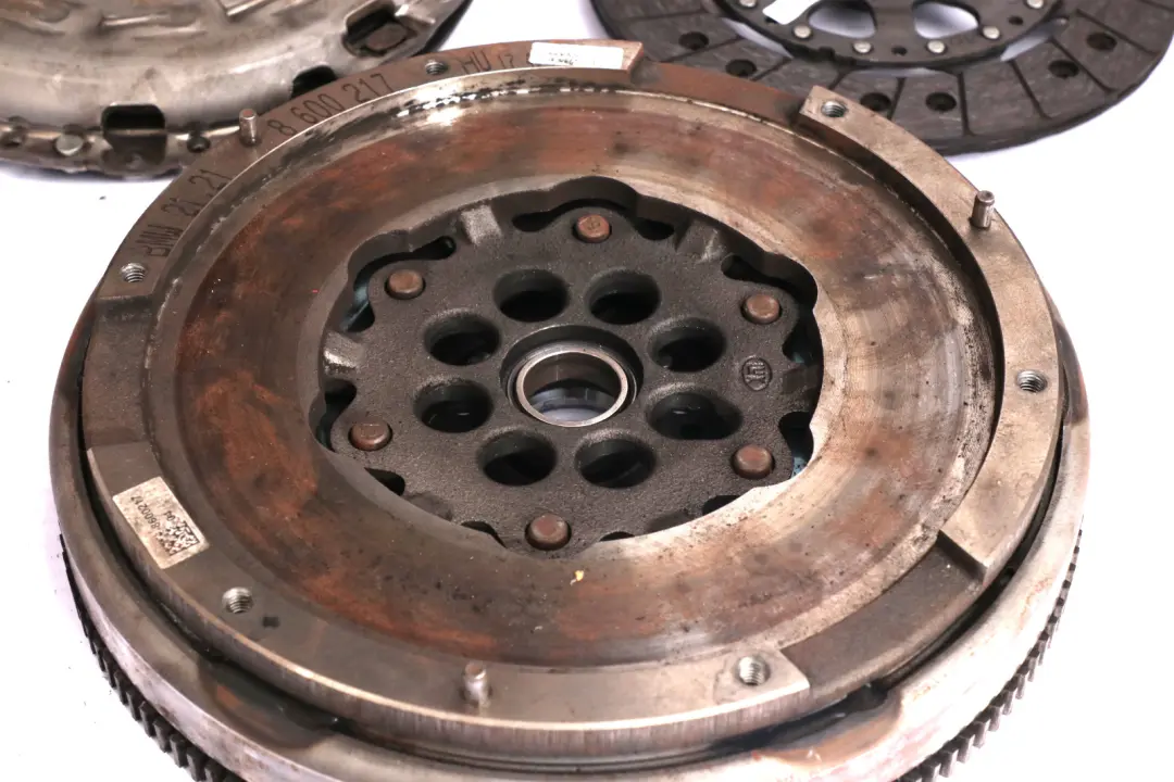 B47 Kit frizione doppia massa con volano doppi per Mini Cooper SD F55 F56 F60 Diesel con numero di parte 8600217 Mini Cooper SD F55 F56 F60 Diesel B47 Kit frizione doppia massa con volano doppi - SKU 8600217 - Numero di parte 8600217