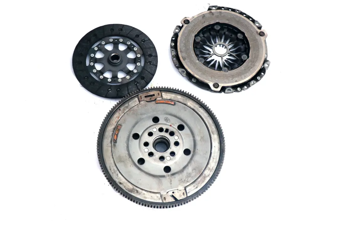 B47 Dual Twin Mass Flywheel Clutch Kit to Mini Cooper SD F55 F56 F60 Diesel with Part number 8600217 Mini Cooper SD F55 F56 F60 Diesel B47 Dual Twin Mass Flywheel Clutch Kit - SKU 8600217 - Part number 8600217