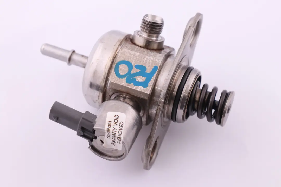 Pompa carburante alta pressione benzina N13 per BMW F20 F21 F30 F31 con numero di parte 8605103 BMW F20 F21 F30 F31 Pompa carburante alta pressione benzina N13 - SKU 8605103 - Numero di parte 8605103