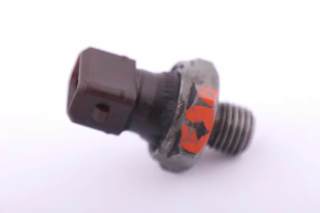 Czujnik Oleju do BMW X3 E83 X5 E53 E60 E65 E87 E90 o numerze 12618611273 BMW X3 E83 X5 E53 E60 E65 E87 E90 Czujnik Oleju - SKU 8611273 - Numer Części 12618611273