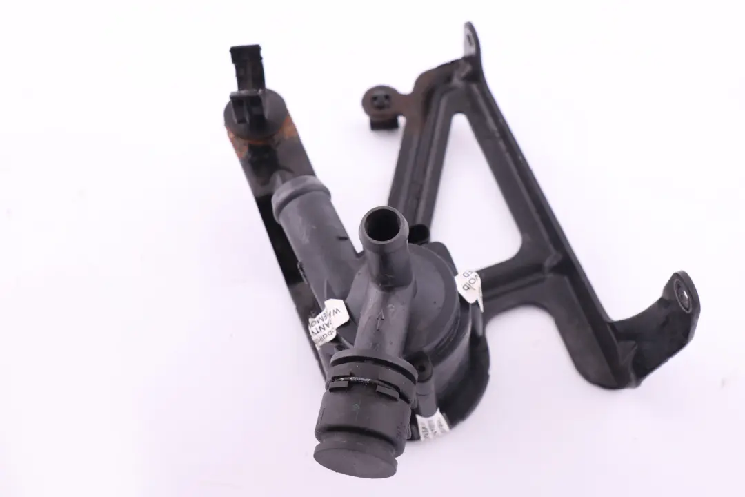 Dodatkowa pompa wodna wody do BMW F20 F21 F30 N13 o numerze 8616992 BMW F20 F21 F30 N13 Dodatkowa pompa wodna wody - SKU 8616992 - Numer Części 8616992
