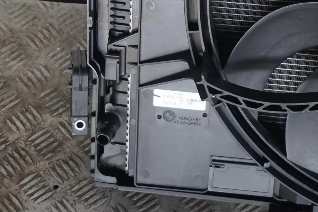 BMW 1 3 F20 F21 F30 LCI Complete Engine Cooling Radiator Pack Fan Shroud 600W - SKU 8625440 - Part number 8625440