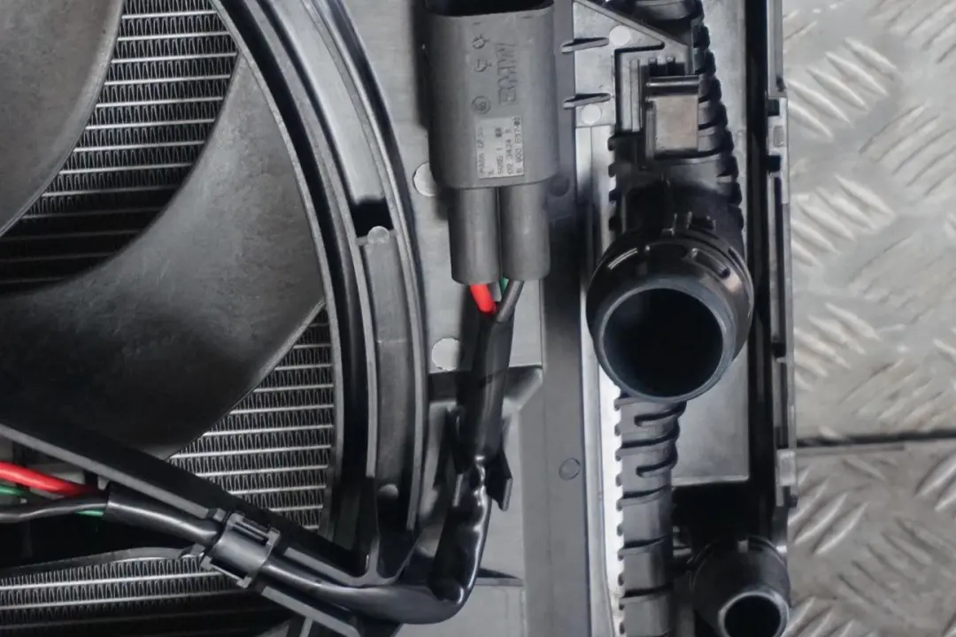 BMW 1 3 F20 F21 F30 LCI Complete Engine Cooling Radiator Pack Fan Shroud 600W - SKU 8625440 - Part number 8625440