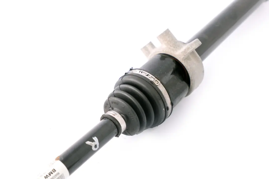 Vorderachse rechts Abtriebswelle Antriebswelle für Mini F55 F56 F57 mit Teilenummer 8643362 Mini F55 F56 F57 Vorderachse rechts Abtriebswelle Antriebswelle - SKU 8643362 - Teilenummer 8643362