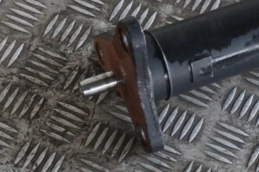 Benziner B47 Antriebs Welle Kardanwelle Handbuch für BMW F20 F21 LCI F22 mit Teilenummer 8678439 BMW F20 F21 LCI F22 Benziner B47 Antriebs Welle Kardanwelle Handbuch - SKU 8678439 - Teilenummer 8678439