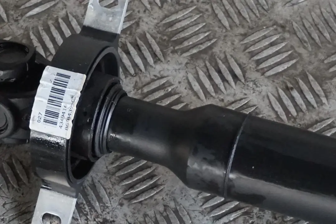 B47 Wał Napędowy do BMW F20 F21 LCI F22 Benzyna o numerze 8678439 BMW F20 F21 LCI F22 Benzyna B47 Wał Napędowy - SKU 8678439 - Numer Części 8678439