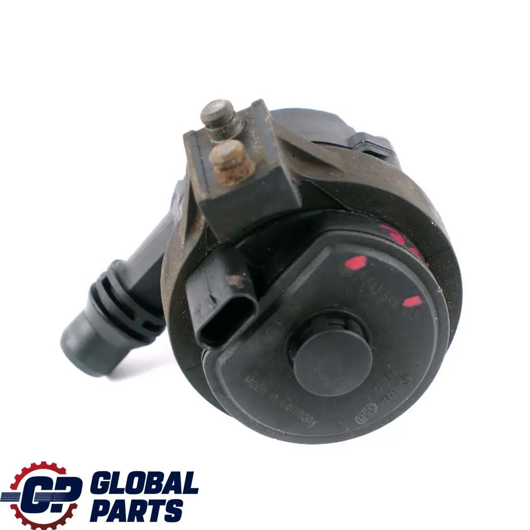 Pompa Acqua Refrigerante Ausiliaria Motore 7643949 per BMW F30 LCI 330e Hybrid con numero di parte 8679885 BMW F30 LCI 330e Hybrid Pompa Acqua Refrigerante Ausiliaria Motore 7643949 - SKU 8679885 - Numero di parte 8679885