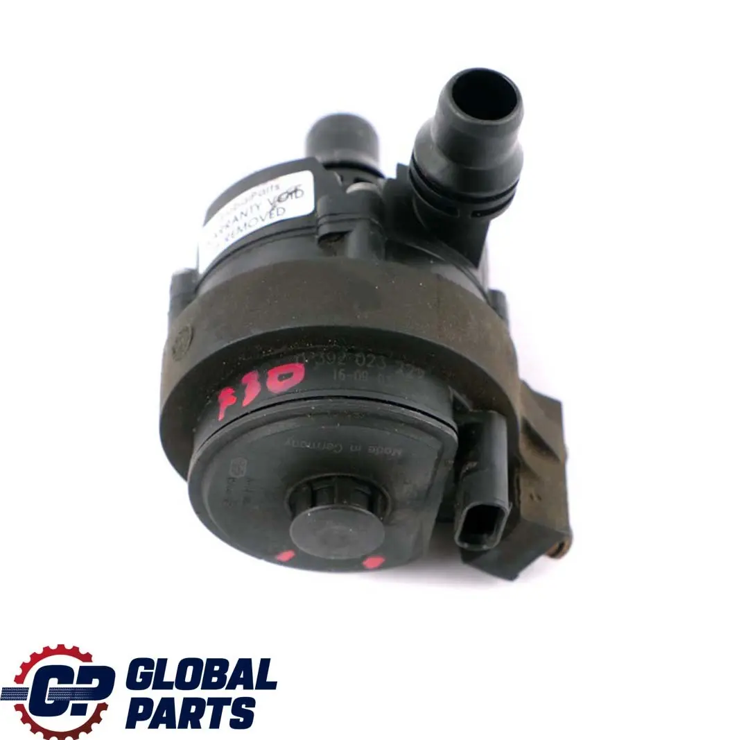 Bomba Auxiliar de Agua Refrigerante Motor 7643949 para BMW F30 LCI 330e Hybrid con número de pieza 8679885 BMW F30 LCI 330e Hybrid Bomba Auxiliar de Agua Refrigerante Motor 7643949 - SKU 8679885 - Número de pieza 8679885