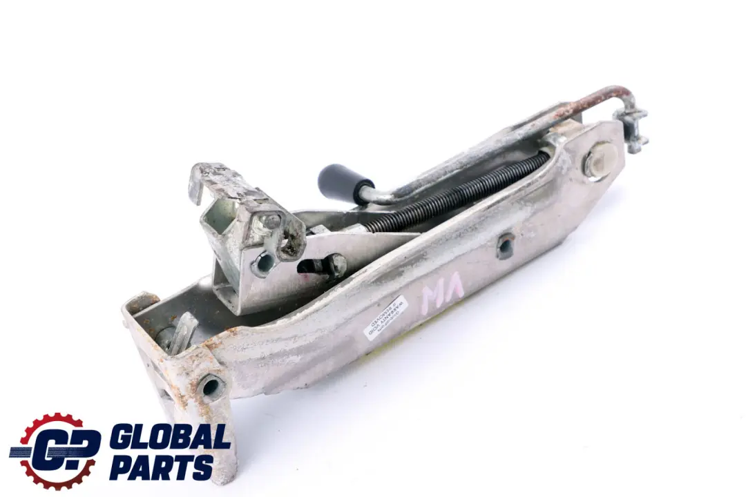 Podnośnik Lewarek do VW Golf Passat Vento Audi A3 A4 o numerze 8L0011031A VW Golf Passat Vento Audi A3 A4 Podnośnik Lewarek - SKU 8L0011031A - Numer Części 8L0011031A