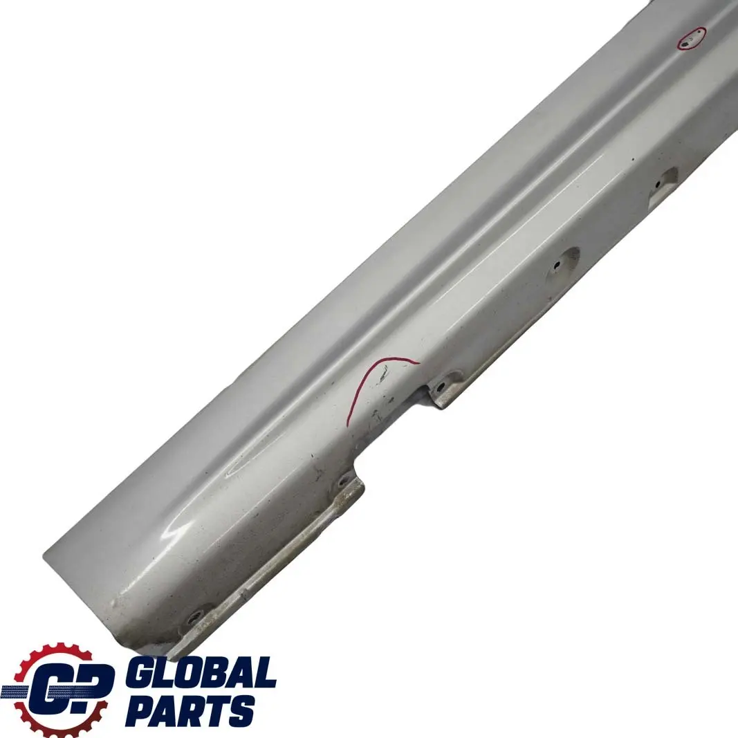 Bas de Porte Seuil a Gauche Argent Titane - pour BMW 3 E46 Limousine Touring à propos du numéro de pièce 9071633 BMW 3 E46 Limousine Touring Bas de Porte Seuil a Gauche Argent Titane - - SKU 9071633-TS1 - Numéro de pièce 9071633