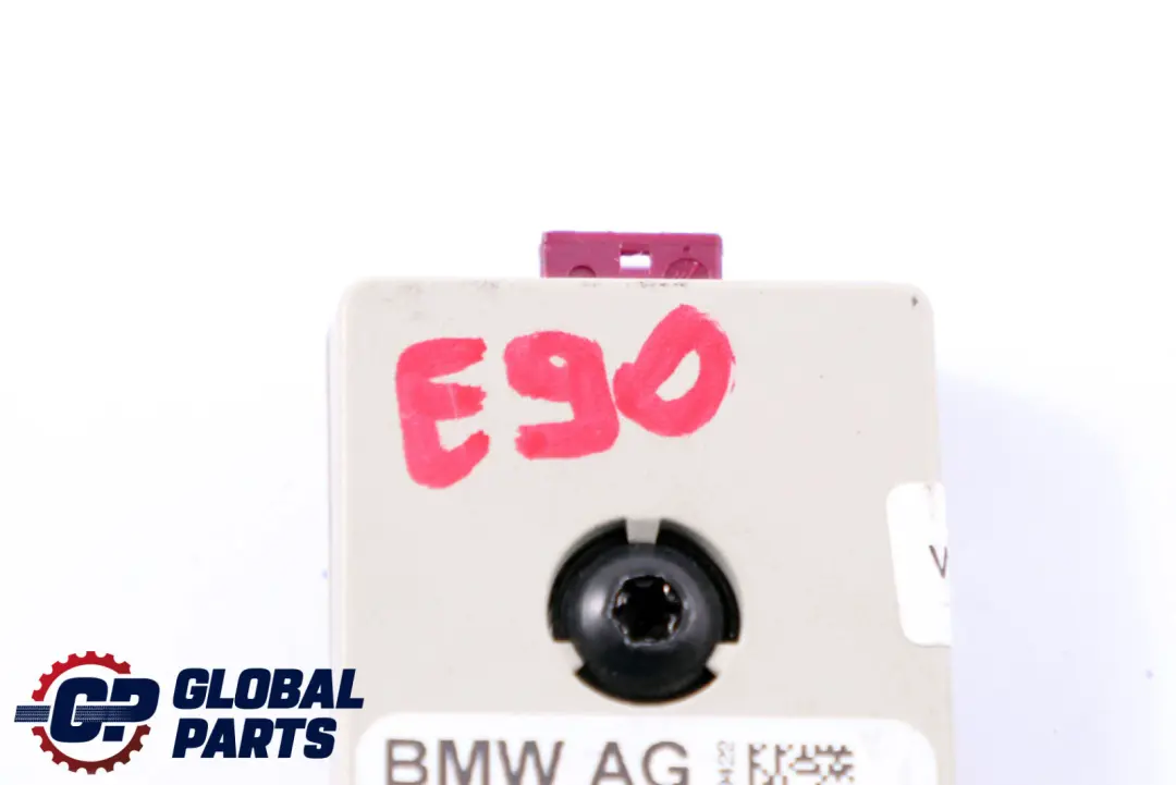Moduł Wzmacniacz Anteny Antenowy Filtr do BMW E90 E92 o numerze 9110621 BMW E90 E92 Moduł Wzmacniacz Anteny Antenowy Filtr - SKU 9110621 - Numer Części 9110621